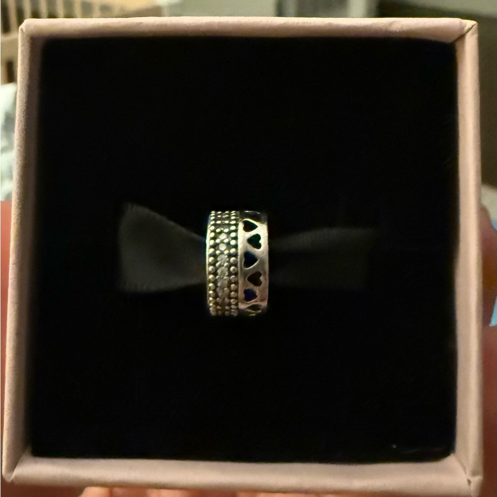 Retired Hearts of Pandora Spacer Charm